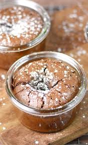 Mit Weichem Kern Rezept Fur Ein Fluffiges Schoko Souffle Schokoladenfondant Kostliche Desserts Tassen Desserts