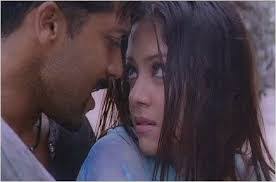 chorus am dm g c f g c e ondra renda aasaigal ellaam sollavae oru naal poathumaa am dm g c f g c e anbae iravai kaetkalaam, vidiyal thaandiyum, iravai neelumaa. Ondra Renda Aasaigal Song Lyrics