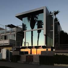 Although many small floor plans are often plain and simple, we there are ranch, two story, and 1½ story floor plans, country, contemporary and craftsman designs amongst many others. 15 Unbelievable Contemporary Beach House Designs