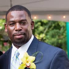 Lou Mooney's Instagram, Twitter & Facebook