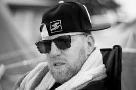 Philipp "Gladsome" Fröhlich Takes the New Petzval 85mm · Lomography