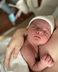 Evelyn Schroder's Instagram, Twitter & Facebook