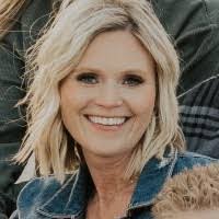 Carrie Hixson's Instagram, Twitter & Facebook