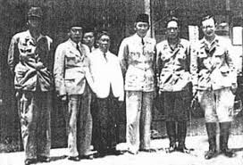Di sinilah, di hadapan bangunan sultan abdul samad, bendera union jack diturunkan dan bendera federasi malaya dinaikan buat pertama kali pada tengah malam 31 ogos 1957. Hanya Terlewat 48 Jam Malaya Gagal Mencapai Kemerdekaan Pada 1945 Soscili