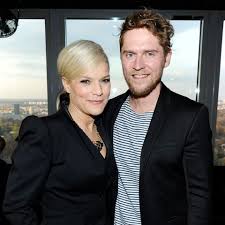 Delange also mentioned that she will add more. Sing Meinen Song 2020 Ilse Delange Im Privaten Gala Interview Gala De
