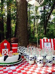 Pin By Krizia Jimenez On Party Ideas Petting Zoo Birthday Party Zoo Birthday Party Petting Zoo Party Favors