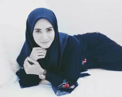 Gambar ada beberapa bunga tercantik di dunia dan tanaman hias yang dapat memanjakan mata kita dengan bentuk dan warna yang indah, beberapa diantaranya. Gambar Peribadi Bersama Suami Dimuat Naik Akaun Instagram Izreen Azminda Bakal Ambil Tindakan