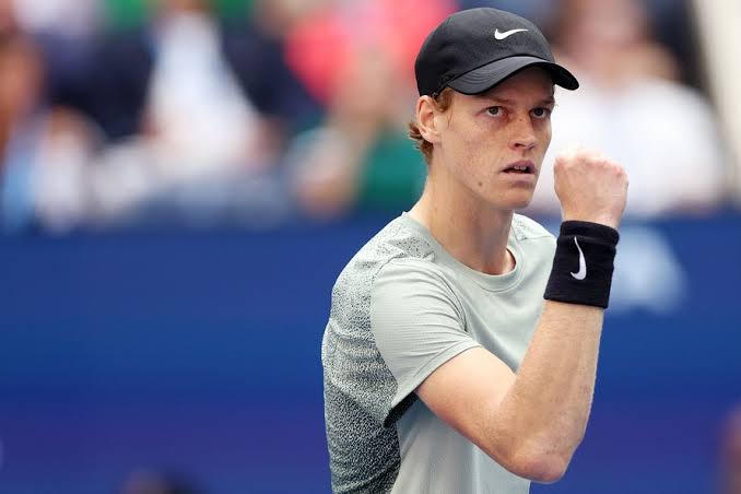 Agência Mundial Antidoping pede suspensão de Jannik Sinner, nº 1 do mundo,  por até 2 anos