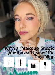 Mistletoe Kisses Trio might be the cutest bundle yet!! It definitely has  the most products allowing for lots of looks! Say “NINE” for the details  👇🏻