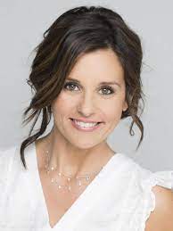 She studied journalism at the iscpa of paris. Faustine Bollaert Grosse Gewicht Masse Alter Biographie Wiki