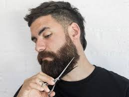 Portare la barba lunga, soprattutto negli ultimi anni, costituisce un vezzo di molti uomini che, volendo seguire la moda hipster, ossia dei nuovi intellettuali interessati anche di tecnologia. La Guida Alla Cura Della Barba In Casa E Fai Da Te Biokirei