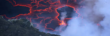 The eruption of nyiragongo is similar to the eruption in 2002, he said, asking all residents near the the exodus from the city began earlier on saturday even before the nyiragongo volcano erupted. Volcan Nyiragongo Entite Geographique Aventure Et Volcans