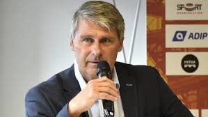 Je nestátní zdravotnické zařízení, kde je spolu s dalšími nestátními ambulancemi sídlícími v této budově poskytována ambulantní zdravotní péče v základních lékařských a specializovaných oborech, a to jak pro potřeby obyvatel železnobrodska, tak i pro potřeby pacientů z okolních okresů a krajů. Jan Zelezny Se Trasl Jeho Rekord Vsak Pred Zlatou Tretrou Nepadl Sport Cz
