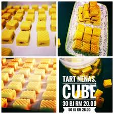 Terap doh dengan acuan dan hiaskan dengan inti tart. Resepi Tart Nenas Kiub