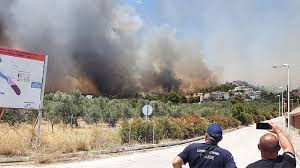 Φωτιά ξέσπασε το βράδυ σε εξωτερικό χώρο εργοστασίου στην κόρινθο.η πυρκαγιά έχει ξεσπάσει στον εξωτερικό χώρο του εργοστασίου ανακύκλωσης στ. Mainetai Ane3elegkth H Fwtia Sthn Korin8ia Ekkenw8hke Kai Pemptos Oikismos