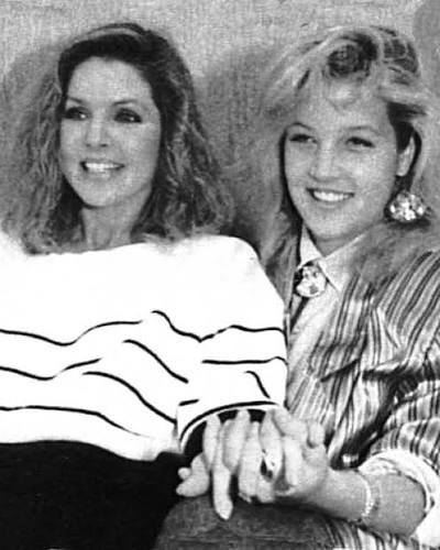 🔗: bit.ly/482RHgK Priscilla Presley says that her daughter Lisa Marie took  great pride in their famous last name. 📷: Getty
