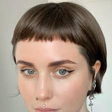 Florence Bass's Instagram, Twitter & Facebook