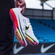 Scarpe carine soft grunge stivali alla caviglia come vestirsi scarpe bianche calzini vita da hippy sandali piatti 6 fashion faux pas in the final days of fashion week, we've seen some amazing shows from marc jacobs to versace. Ml9zxomp1c2fm