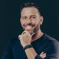 Dulce Mares's Instagram, Twitter & Facebook