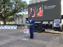 Dr. Toron Wooldridge على X: "Sidetracked a documentary that highlights the  dangers of Distracted Driving premiered today. I want to thank Glen Muse  (the director),Josh Zuber, and AAA for allowing me the