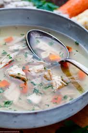 Emmis Klassische Huhnersuppe Ganz Einfach Emmikochteinfach Rezept Huhnersuppe Suppen Rezept Gesund Huhnersuppe Rezept