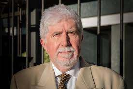 Esteban Valenti: “Uno se hace de izquierda porque está insatisfecho con el  mundo”