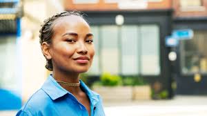 25% of Gen Z women think they must choose between love and career: It's 'the greatest challenge for women,' says expert