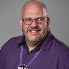 Lee Shore's Instagram, Twitter & Facebook