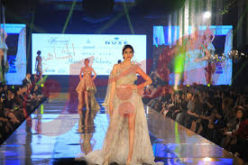 اللي مش فاهم التهريج ياريت يلتزم. ØµÙˆØ± ÙŠØ³Ø±Ø§ Ø§Ù„Ù„ÙˆØ²Ù‰ ØªØªØ£Ù„Ù‚ Ø¨Ø£ØºÙ„Ù‰ ÙØ³ØªØ§Ù† Ø²ÙØ§Ù ÙÙ‰ Ø§Ù„Ø¹Ø§Ù„Ù… Ù…Ù† ØªØµÙ…ÙŠÙ… Ù‡Ø§Ù†Ù‰ Ø§Ù„Ø¨Ø­ÙŠØ±Ù‰ Ø¹ÙŠÙ†