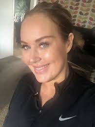 Y'all be 30+ talking about “im single” who cares uncle Jeffery