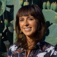 Lina Blanco's Instagram, Twitter & Facebook