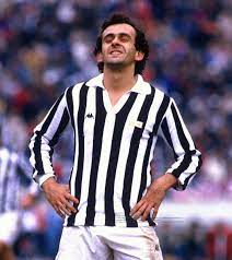 Michel platini, 65 anni, è stato il numero 10 della juventus dal 1982 al 1987, vincendo tra l'altro due scudetti e una coppa dei campioni (oltre a tre palloni d'oro consecutivi); Tphoto On Twitter Michel Platini Juventus In The 1985 Toyota European And South American Cup 1985intercontinental Cup Juventus Italy 2 2 Pk4 2 Argentinos Juniors Argentina At Tokyo On 8 Dec 1985 Photo By Masahide Tomikoshi