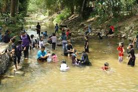 It is located on the slopes of the banjaran titiwangsa, about 600 meters above sea level. Interesting Places In Malaysia Janda Baik Stay