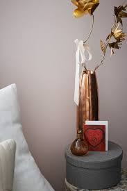 Schlafzimmer Ideen Inspirationen Mit Bildern Ablagetisch Dekoration Spiegel Kupfer