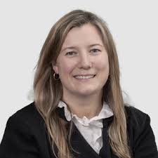 Why is it so difficult for US citizens to invest while living in the UK?