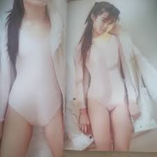 倉橋のぞみ写真集思春期－Funbid香港本地日本代購網站