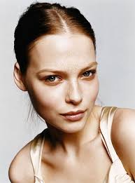 8 Hair and Makeup Tricks Inspired by Twilight