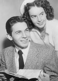 Mona Knox's Instagram, Twitter & Facebook