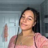 Elisa Gee's Instagram, Twitter & Facebook