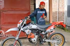 Jual beli motor bekas di indonesia, murah dengan harga terbaik. Gokil Modifikasi Kawasaki Klx150 Jadi Motor Listrik Mesinnya Bikin Penasaran Buatan Anak Indonesia Nih Motorplus