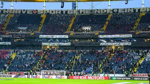 Es ist nicht das erste mal, dass die fans von eintracht frankfurt vor einem spiel in der europa league eine gala auf den rängen veranstalten und für gänsehaut sorgen. Wegen Polizeieinsatz Sge Fans Sagen Choreo Ab