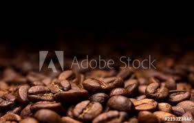 Roasted Coffee Beans On Dark Background Kaffeerosterei Kaffeebohnen Bilder