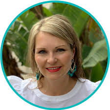 Eileen Monks (@PureBeautyIs)