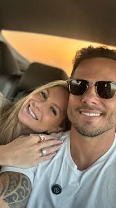 Eu disse SIM pro amor da minha vidaaaa 💍😍!!!! Pensei que seria só mais um  video falando da arquitetura do Louvre, pra mostrar a beleza desse lugar…  eu nem imaginava que seria o video mais importante ...