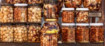 Орех с медом польза или вред. Польза для женщин и мужчин