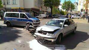 So werden menschen, die eine erzwingungshaft ableisten, nicht mit straftäter zusammengelegt, sondern separat untergebracht. Fahrerflucht 142 Stgb C Wann Kommt Die Polizei Nach Einem Unfall