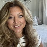 Deanna Bayless's Instagram, Twitter & Facebook