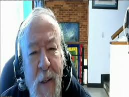 Poeta, Fernando Rendón expresó que la poesía no cambiará al mundo, pero sí  modifica la conciencia