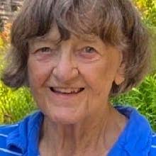 Loretta Squires's Instagram, Twitter & Facebook