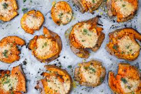 Ricette le patate dolci, oltre ad essere ottime alleate per la salute sono anche un ingrediente versatile da poter utilizzare in cucina senza stancarsi mai di provare ricette nuove. Patate Dolci Crispy Gratinate Gnambox Com